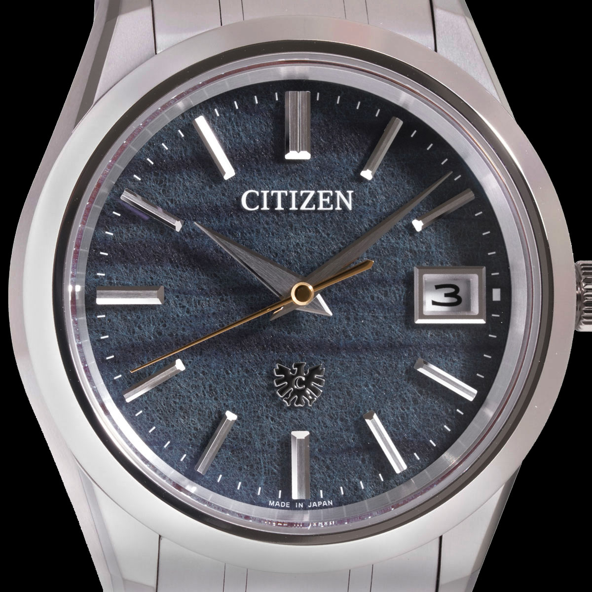 AQ4100-65L：ダイヤルのクローズアップの写真