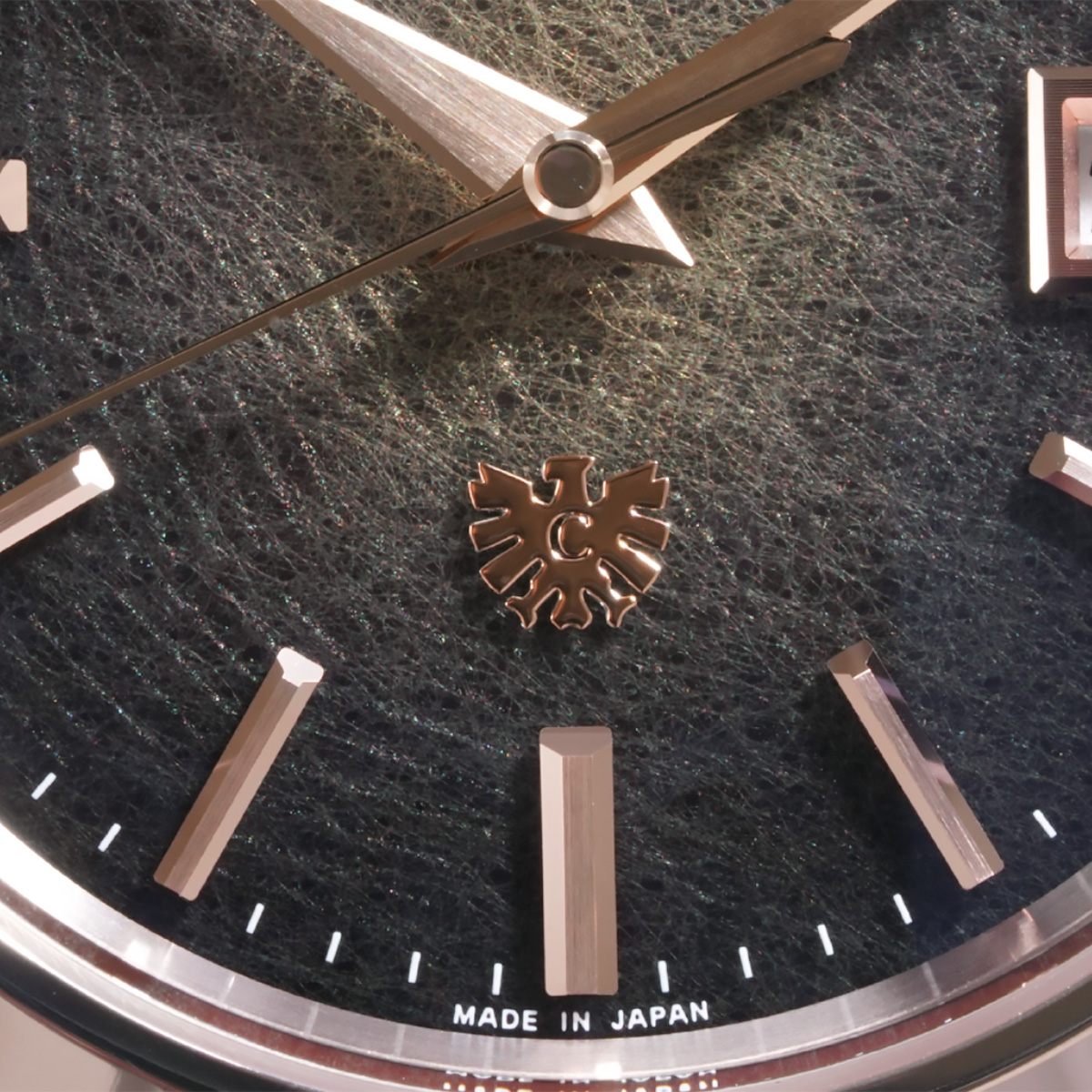 AQ4106-00Wダイヤルのクローズアップ