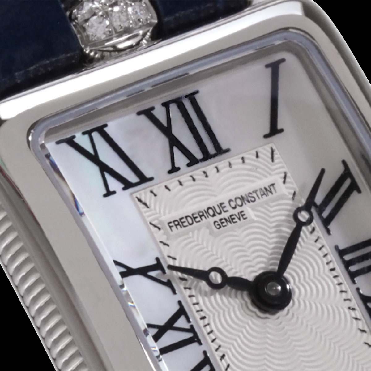 FC-200MPW2AC2D6マザーオブパールダイヤルのクローズアップ