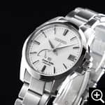 グランドセイコーSBGA025 スプリングドライブ メンズ腕時計 右斜めからのアングル