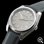 SBGV245 グランドセイコー クォーツ メンズ腕時計の右斜めからのアングル