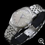 SBGW235 グランドセイコー 手巻き メンズ腕時計の右斜めからのアングル