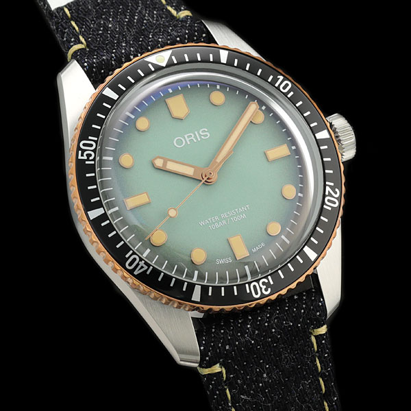 01 733 7707 4337-Set : 右斜めからの写真