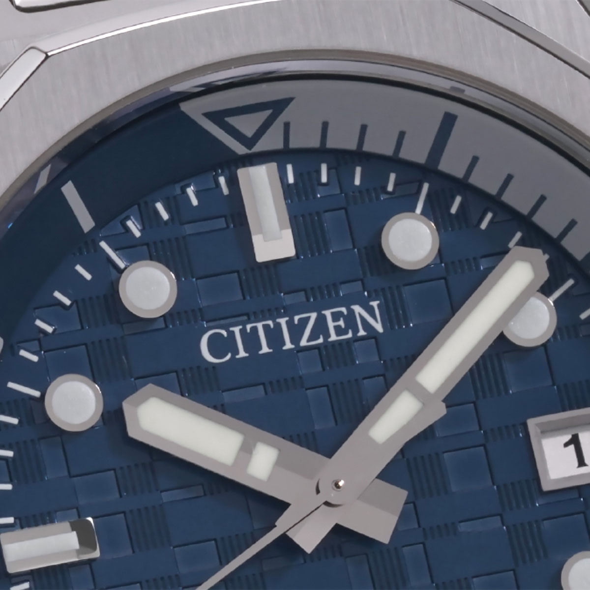 シチズン シリーズエイト NB6060-58L ブルー文字板のクローズアップ